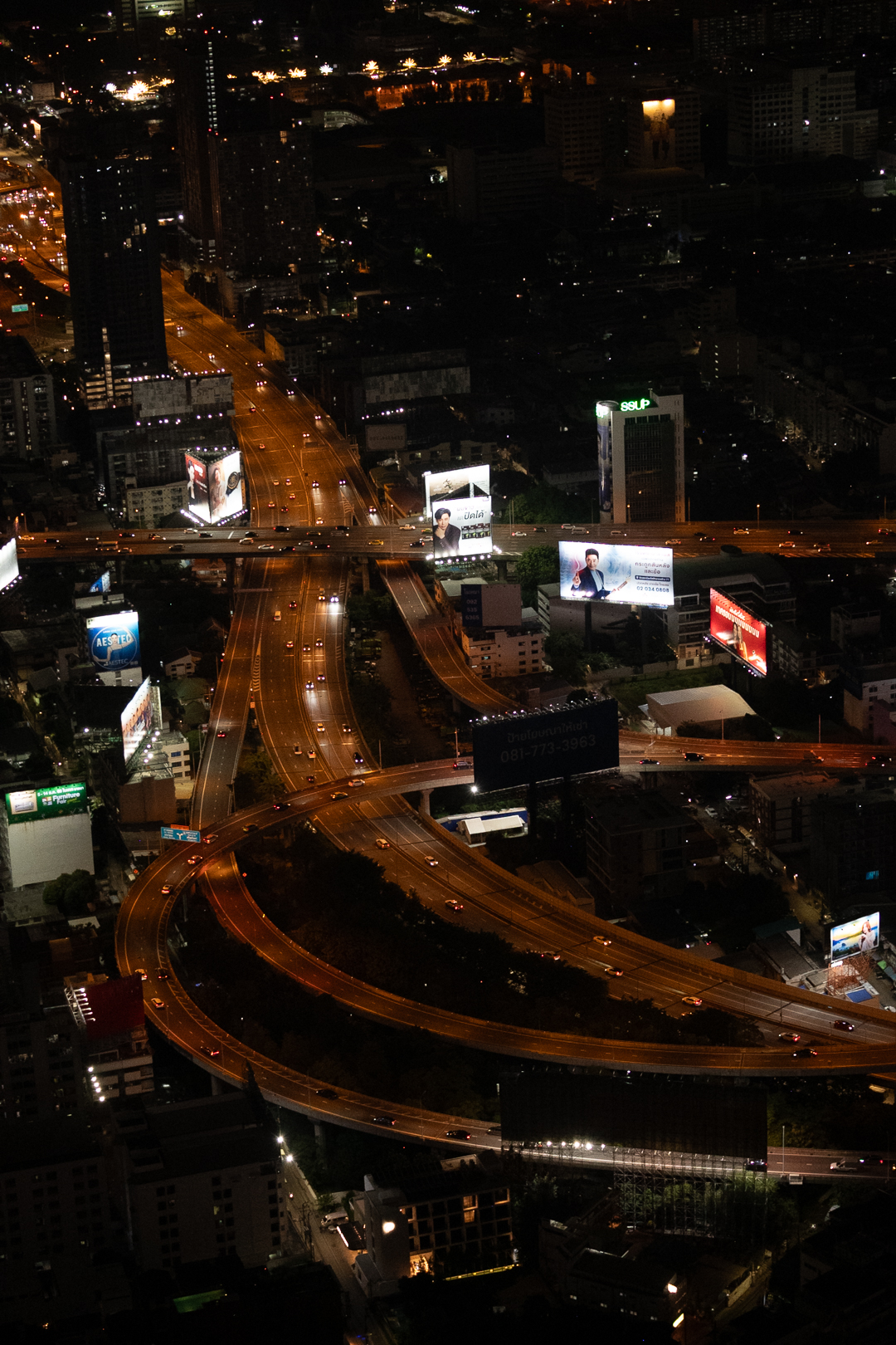 Baiyoke Sky Tower Bangkok Skyline bei Sonnenuntergang
